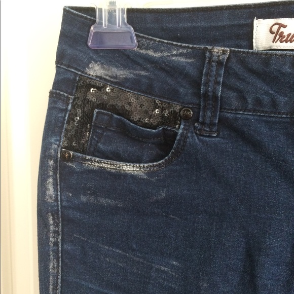 5/$15 True Freedom Dark Blue Jeggings w/ Sequins - Picture 5 of 8